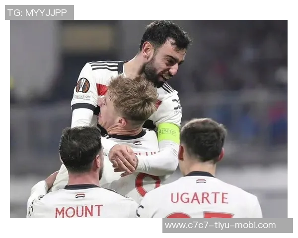 霍伊伦梅开二度表现出色却被卢卡替换下场引发热议 霍伊伦梅开二度表现出色却被卢卡替换下场引发热议