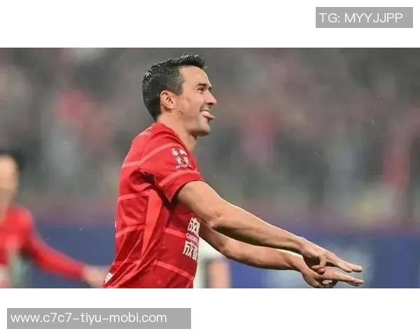 媒体人爆料法比奥续约A席与申花谈判海港为周定洋开顶薪合同 媒体人爆料法比奥续约A席与申花谈判海港为周定洋开顶薪合同