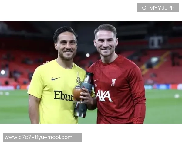 麦卡哥哥:身材不高但技巧出众,我们总能找到进球的机会 麦卡哥哥:身材不高但技巧出众,我们总能找到进球的机会